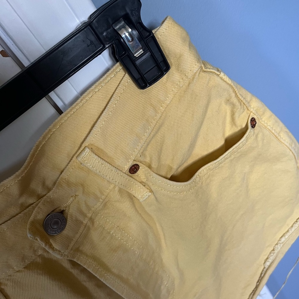 LEVI’S yellow jean shorts. - Picture 4 of 5
